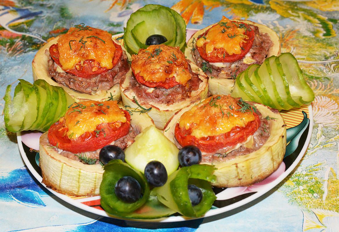 Кабачки с фаршем и помидорами и сыром запеченные в духовке рецепт кружочками с фото пошагово