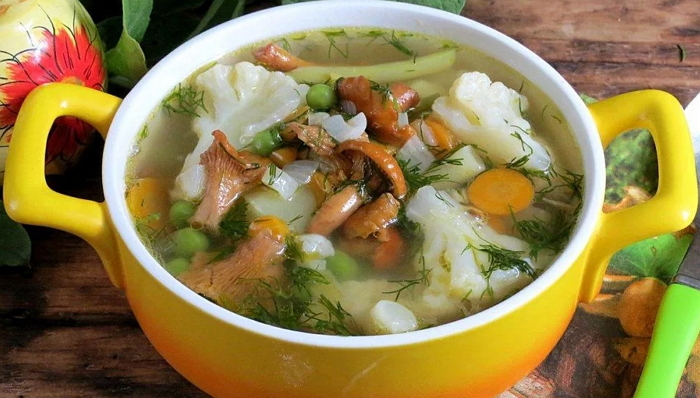 деревенский суп с лисичками